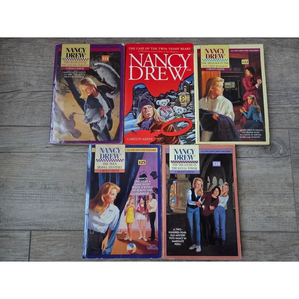 Nancy‎ Drew Book Lot - 7 Mystery Novels